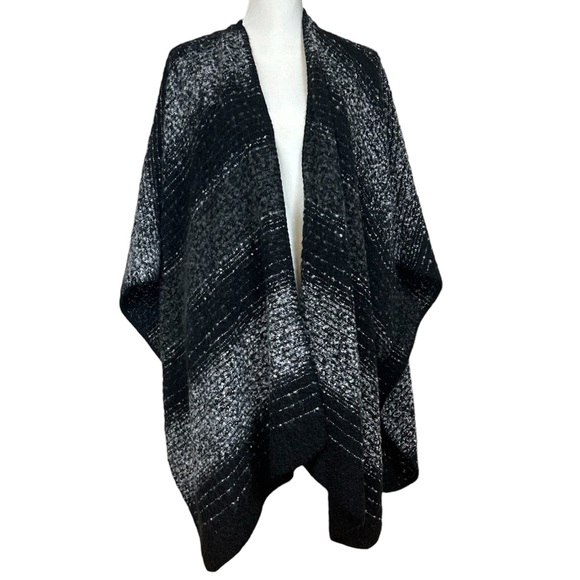Woolrich Accessories - Woolrich black and gray sweater shawl cape wrap one size